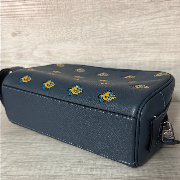 Coach Small Travel Kit with Fish Print in refined pebble and smooth calf leather - Picture 7 of 10